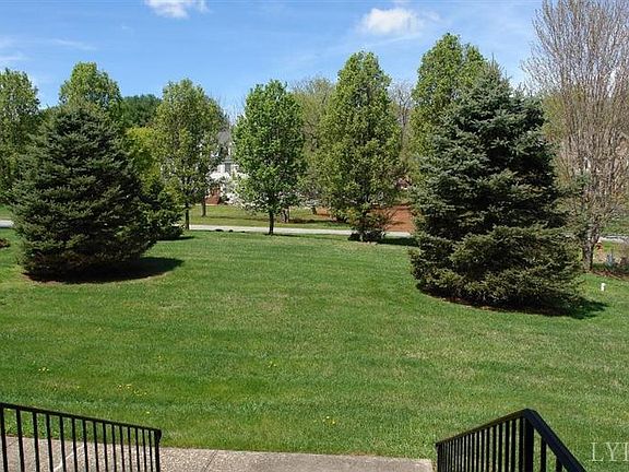 5th image of 804 Lake Vista Dr