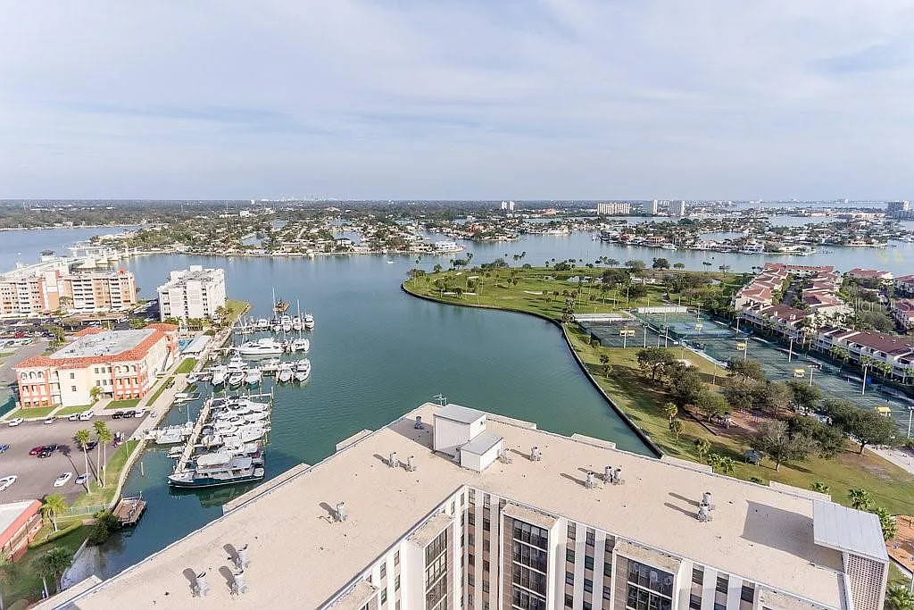 2 bed, 2.0 bath, 1065 sqft, $2,100 — Photo 2