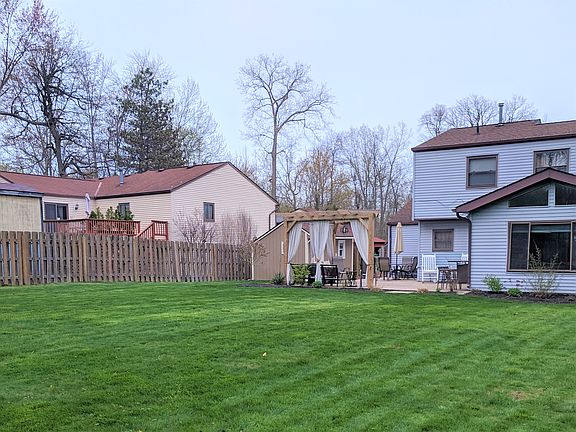 4th image of 6592 Devonshire Ct