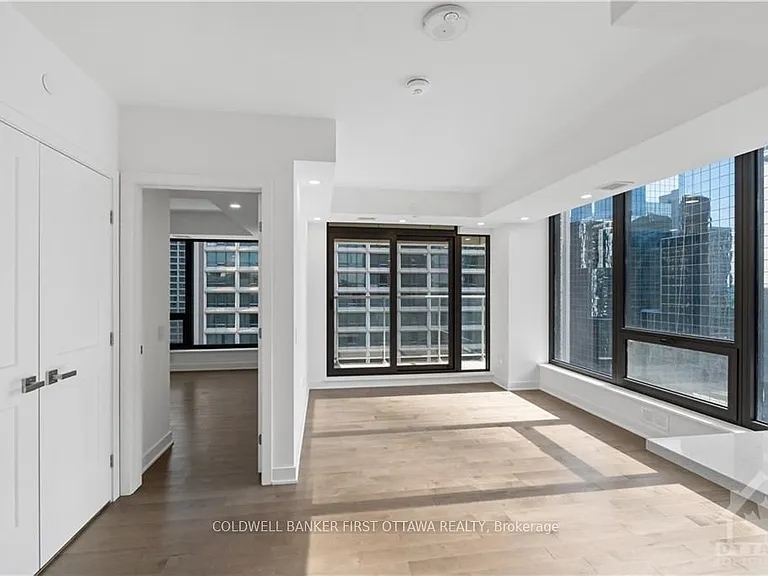 340 Queen St #1407 — Photo 11