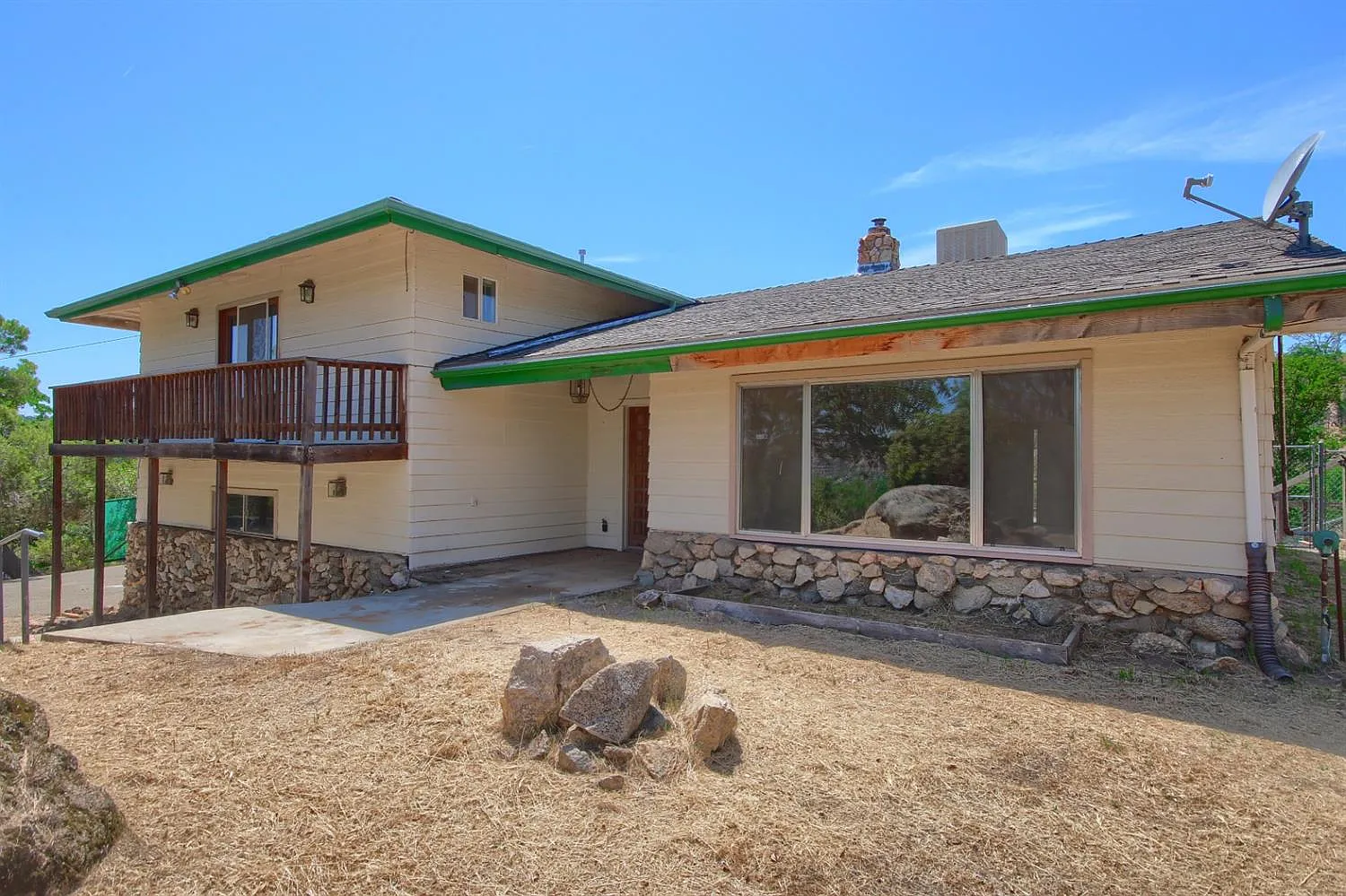 30676 Roaring River Dr photo 1
