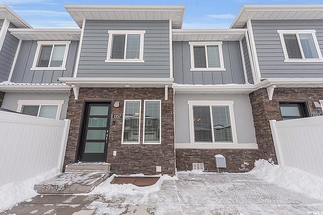 1st image of 1357 W Bridal Veil Dr