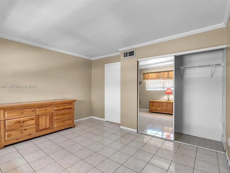 1757 W 57th St #211 — Photo 15