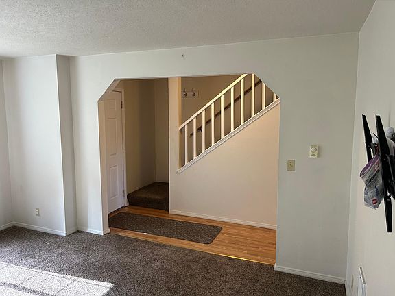 4th image of 25907 Vuemor Ct NW
