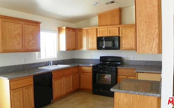 3rd image of 64825 Pierson Blvd