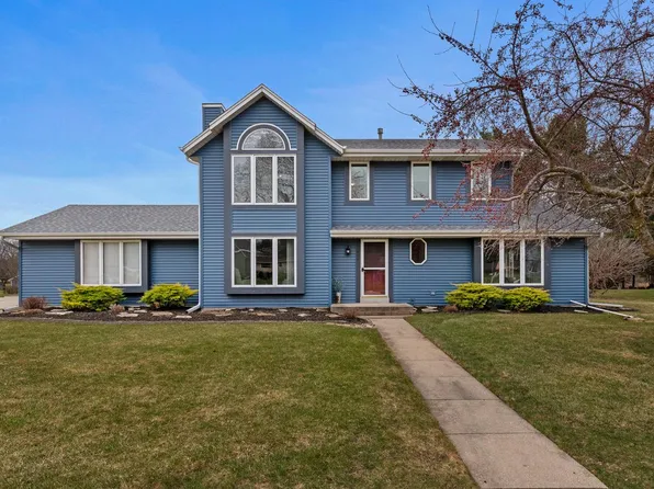 954 Duchess DRIVE, Oconomowoc, WI 53066