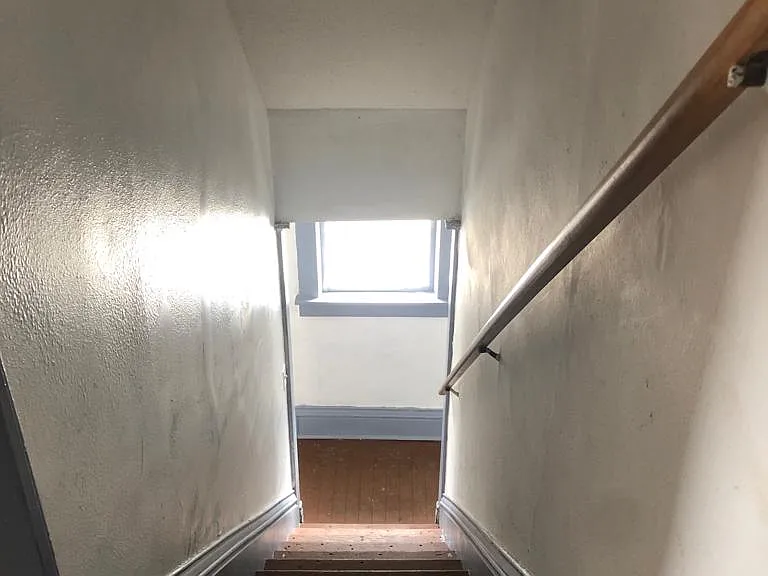 614 N Frederick Ave — Photo 5