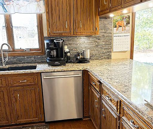 5th image of 35 Hickory Ridge Dr