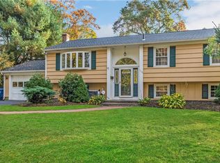 109 Hobbs Rd, Warwick, RI 02889