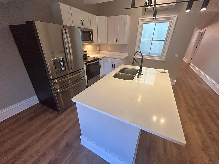 3805 Franklin Blvd #301 — Photo 15