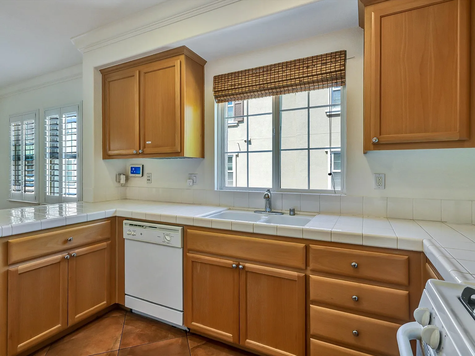 3 bed, 2.5 bath, 1700 sqft, $4,650 — Photo 3