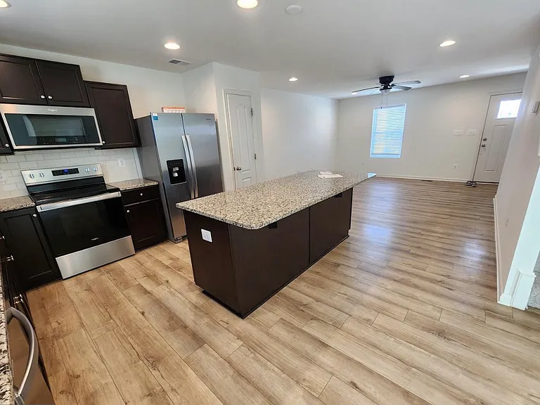 62 Belmont Pl — Photo 3