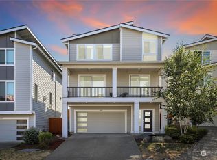8221 S 118th Ct, Seattle, WA
