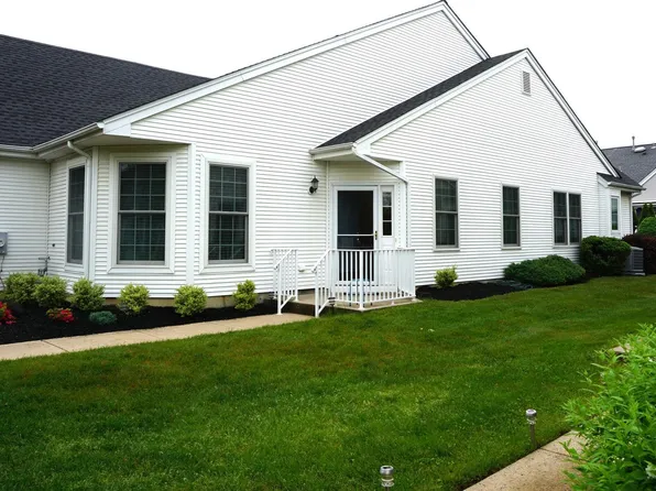 97 Burholme Dr, Hamilton, NJ 08691