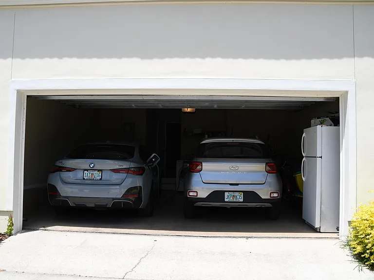 Comfortable 2 car garage