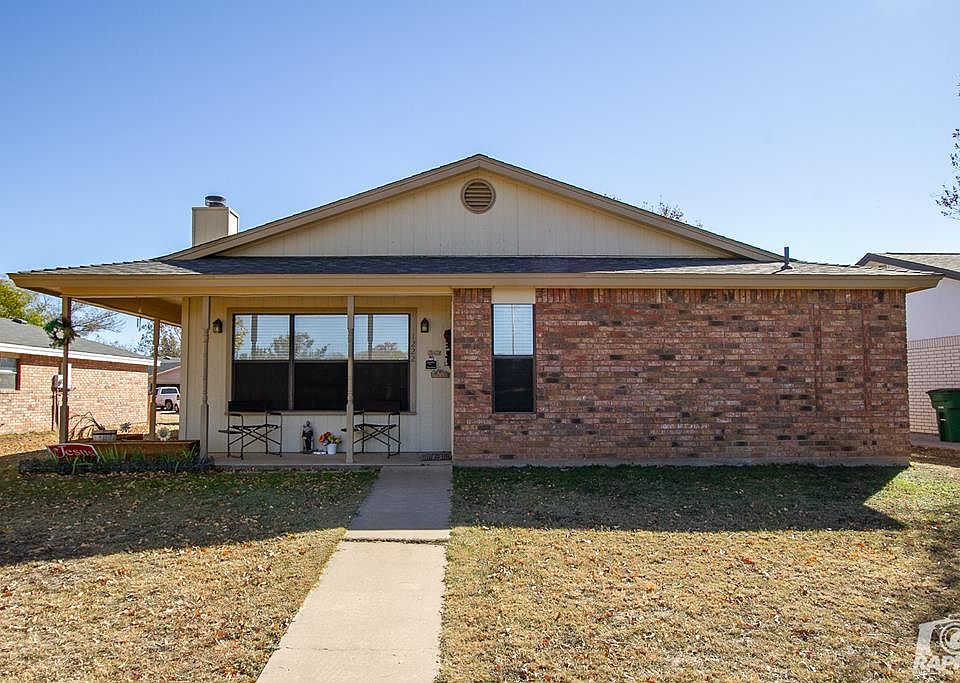 1st image of 1222 S Concho Park Dr