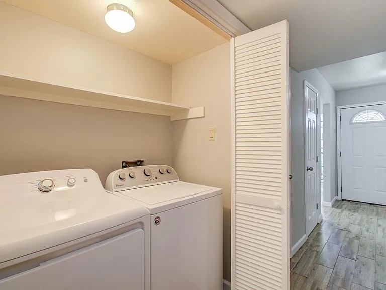 9495 Fondren Rd — Photo 14