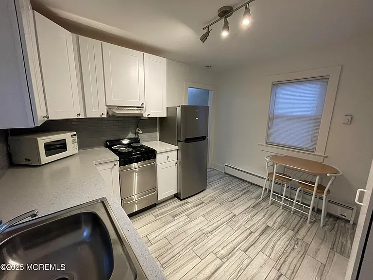 94 Poplar Ave — Photo 5