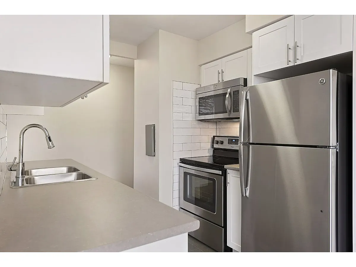 2175 Avenue Rd #1003092 photo 1