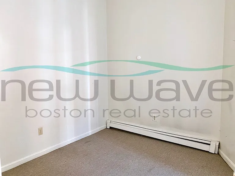 96 Hammond St #3 — Photo 9