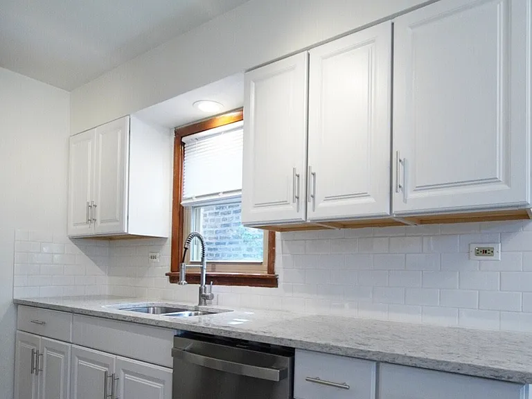 2309 W Arthur Ave #1 — Photo 3
