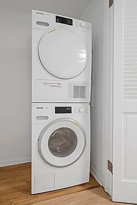 Rented by New York City Moves Team LLC | media 55