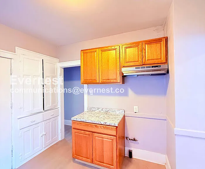 2302 Hazelwood St #1 — Photo 4