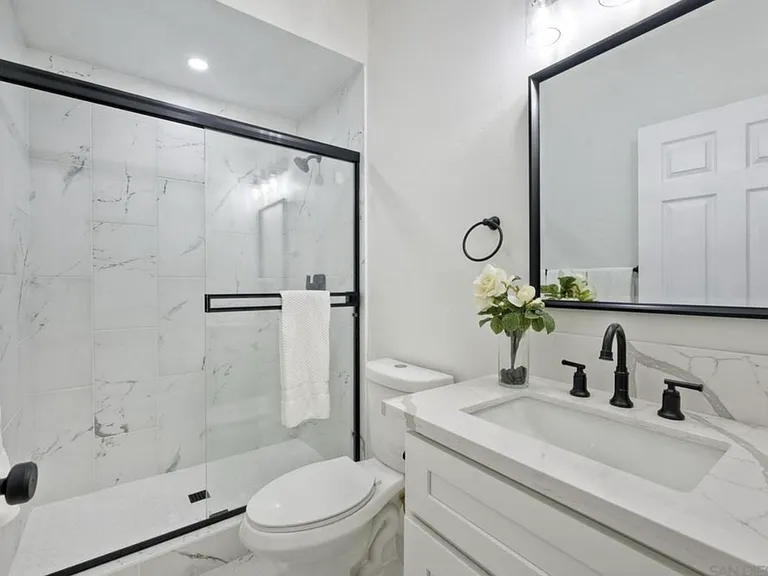 964 Florence St #2 — Photo 4