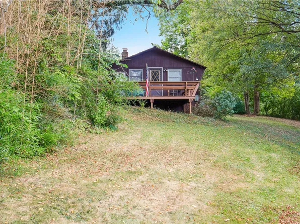 720 Mill Run Rd, Mill Run, PA 15464