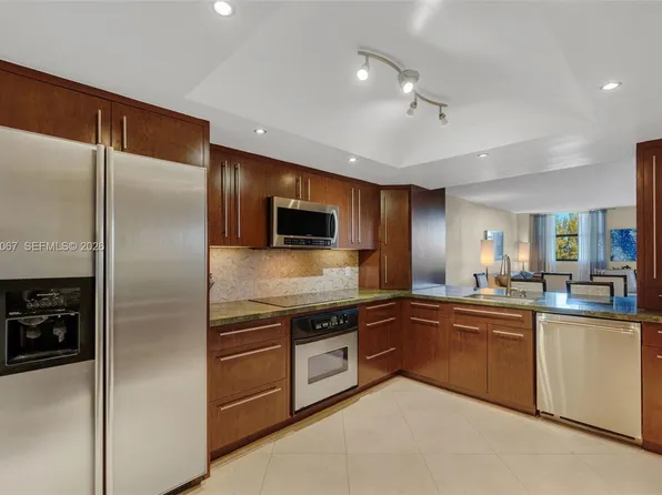 2900 NE 14th Street Cswy APT 402, Pompano Beach, FL 33062