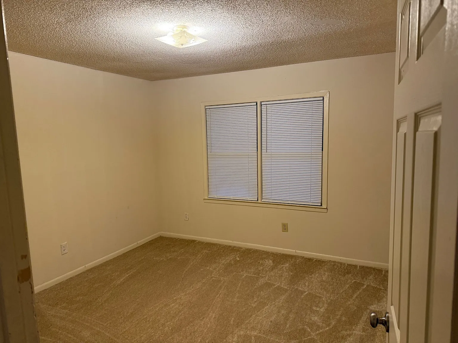 2 bed, 900 sqft, $900 — Photo 4