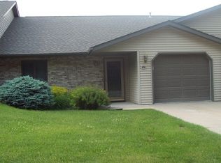 705 Deerview Ln, Morrison, IL 61270