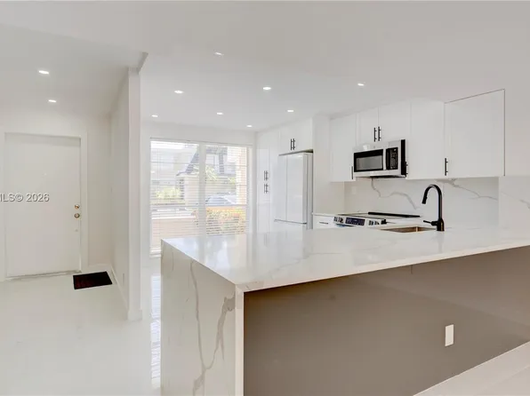 933 NE 24th Ave #169, Hallandale Beach, FL 33009
