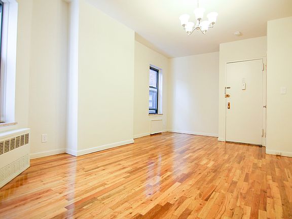 3rd image of 303 W 92nd St APT 4C
