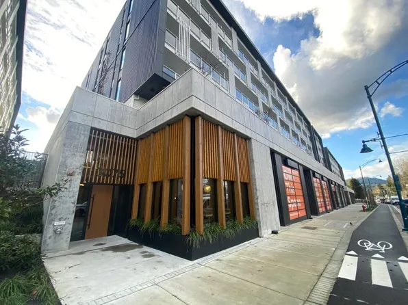 3075 Murray St, Pt Moody, BC V3H 1X1