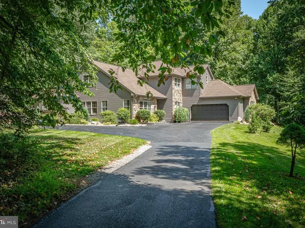 1273 Ash Ln, Lebanon, PA 17042