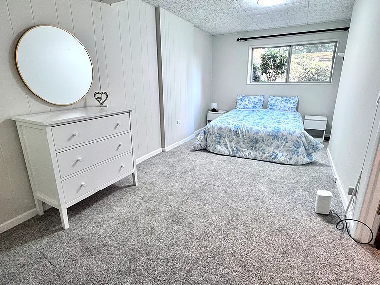 bedroom 4: spacious 10 x 20 ft (including a den)