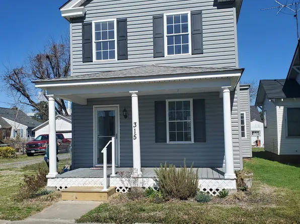 315 11th St, West Point, VA 23181