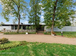 2200 Stirling Rd, Bannockburn, IL 60015