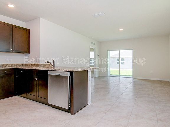 4th image of 4228 Looking Glass Pl