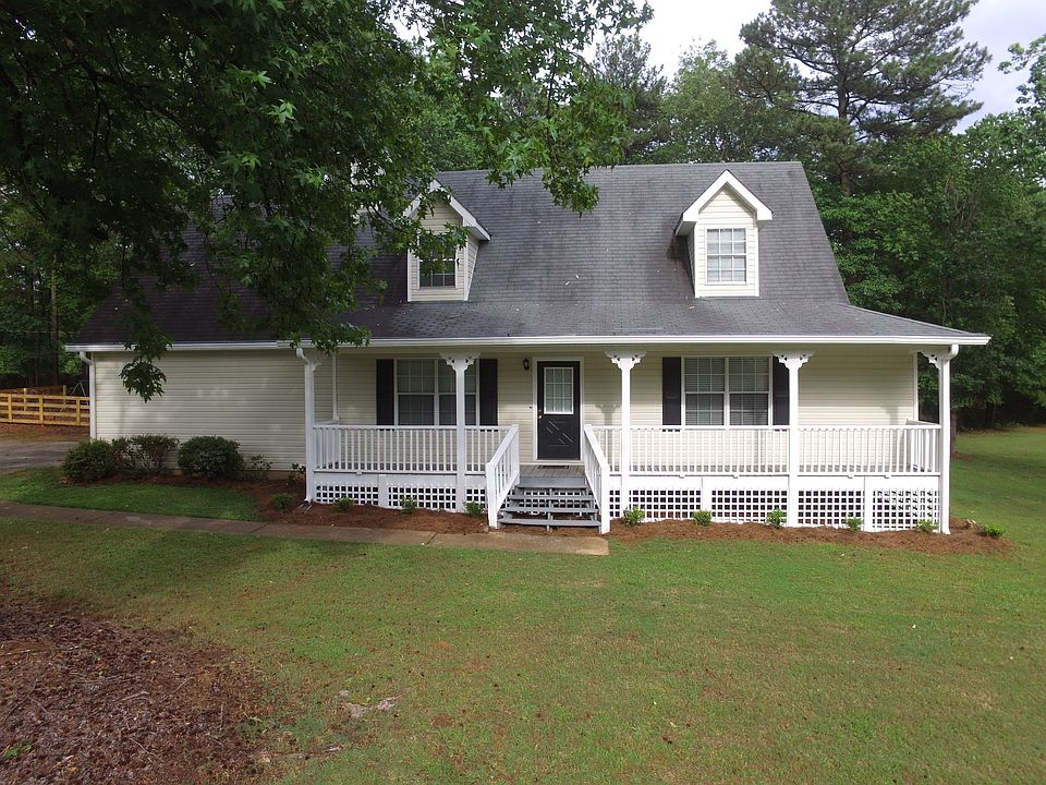 Lovely Cape Cod style home
