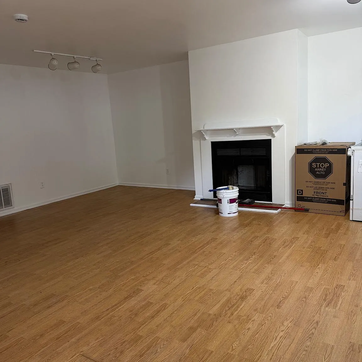 2 bed, 2.0 bath, 882 sqft, $1,800 — Photo 3