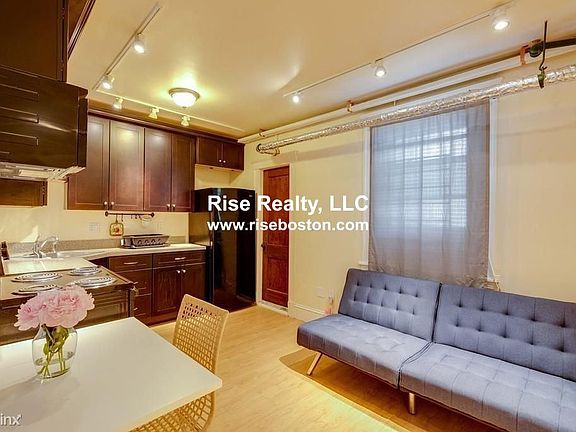 18 Melvin #A Boston - Brighton Unit Photo 2