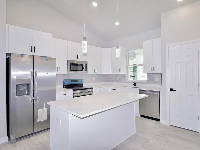 4000 Garienda Ave — Photo 2