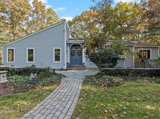 29 Algonquin Rd, Canton, MA 02021