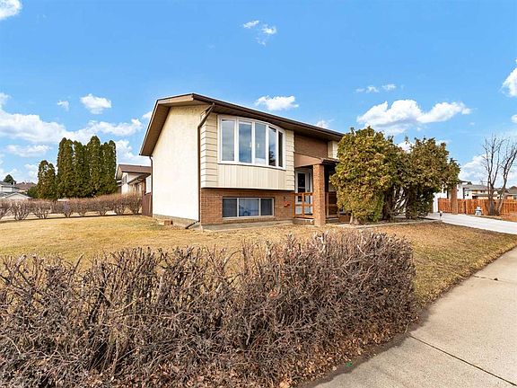 2nd image of 2 E Rae Cres SE