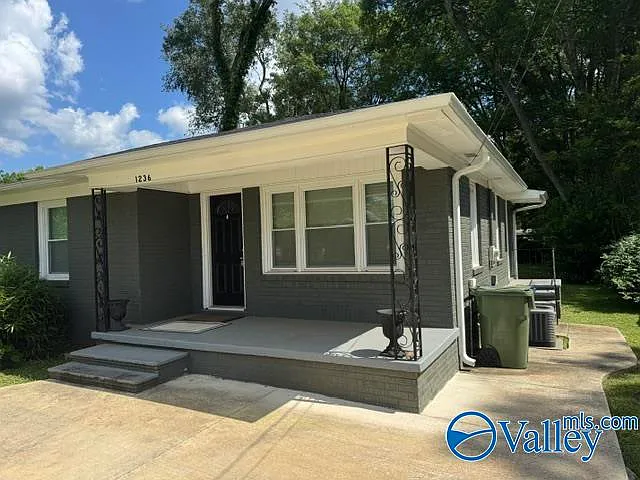 1236 Oshaughnessy Ave NE — Photo 45