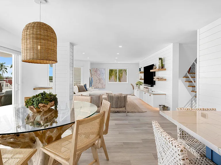 153 Valencia Dr — Photo 10