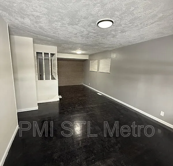 10613 Spring Garden Dr — Photo 2