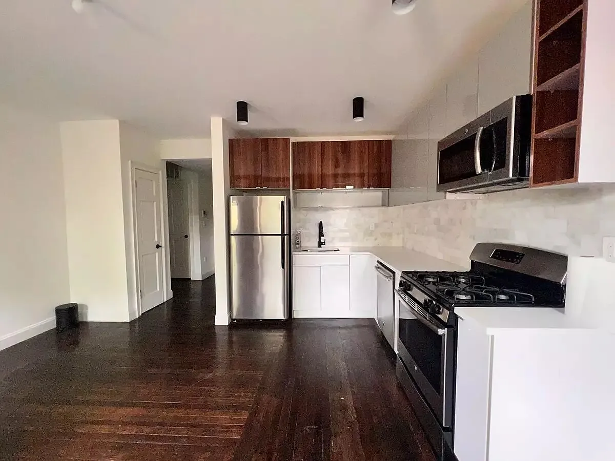 2 bed, $2,600 — Photo 2